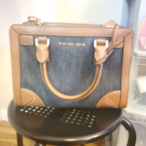 MICHEAL KORS DENIM SATCHEL - LIKE NEW - Picture 2 of 6